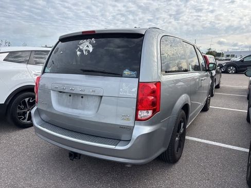 Used 2019 Dodge Grand Caravan GT image 3