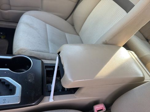 Used 2014 Toyota Camry LE image 17