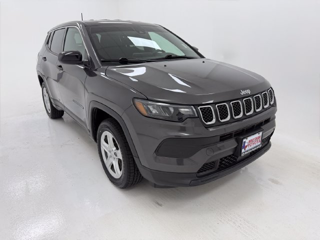 Used 2023 Jeep Compass Sport AWD/4WD image 2
