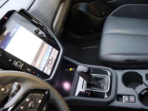 Used 2025 Subaru Forester Touring image 22