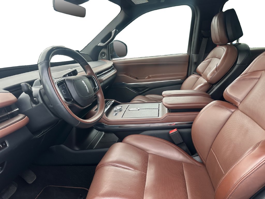 Used 2025 Lincoln Navigator Reserve AWD/4WD image 15