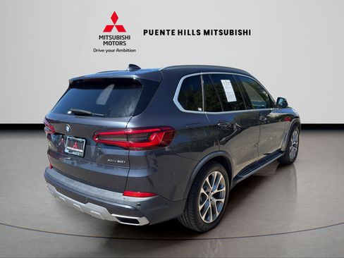 Used 2019 BMW X5 xDrive50i w/ Parking Assistance Package AWD/4WD image 5