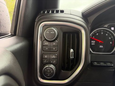 Used 2021 Chevrolet Silverado 1500 High Country w/ Technology Package AWD/4WD image 12