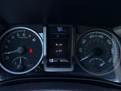 Certified 2022 Toyota Tacoma SR5 image 11