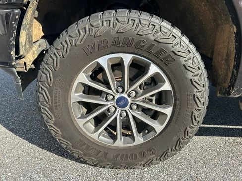 Used 2020 Ford F150 XLT w/ Equipment Group 302A Luxury AWD/4WD image 9