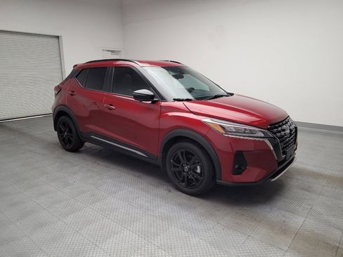 Used 2024 Nissan Kicks SR w/ SR Premium Package FWD image 11