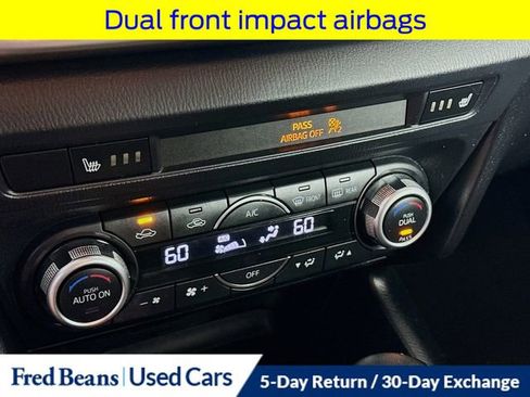 Used 2018 MAZDA MAZDA3 Touring FWD image 20