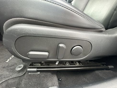 Used 2024 Hyundai Kona Limited image 12