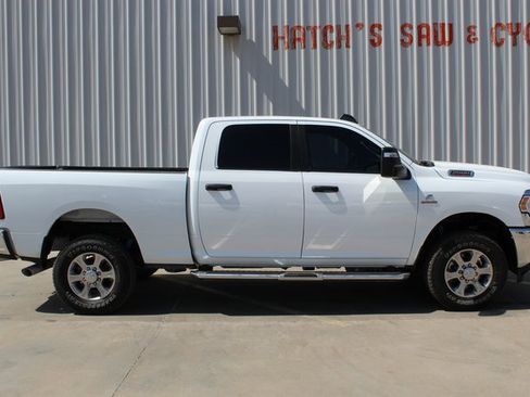 Used 2023 RAM 2500 Big Horn w/ Level 1 Equipment Group image 3
