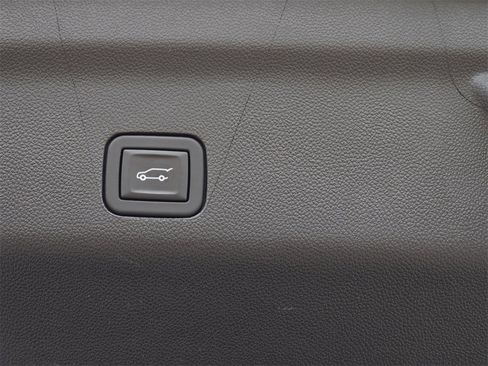 Used 2023 GMC Yukon XL Denali w/ Denali Reserve Package image 14