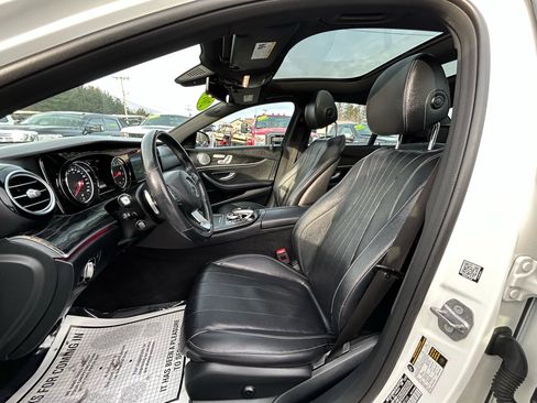 Used 2018 Mercedes-Benz E 300 E 300 4MATIC Sedan image 12