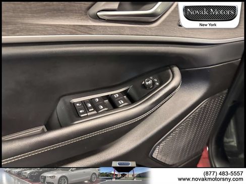 Used 2023 Jeep Grand Cherokee Limited w/ Black Appearance Package AWD/4WD image 12