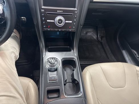 Used 2018 Ford Fusion Titanium image 6