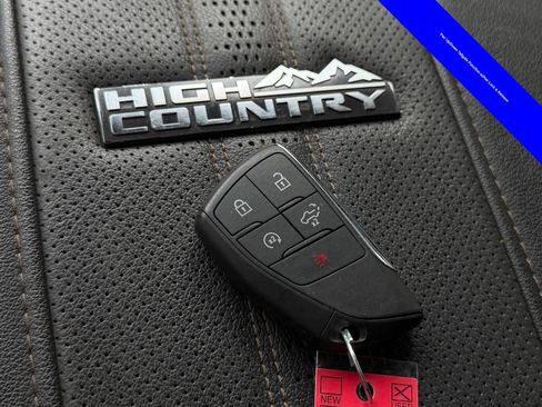 Used 2024 Chevrolet Silverado 2500 High Country w/ High Country Premium Package AWD/4WD image 28