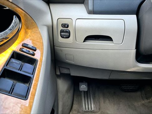 Used 2007 Toyota Camry XLE FWD image 30