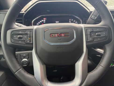 Used 2024 GMC Sierra 1500 Elevation image 10