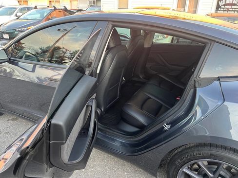 Used 2021 Tesla Model 3 Long Range image 17