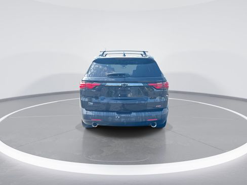Used 2022 Chevrolet Traverse RS FWD image 8
