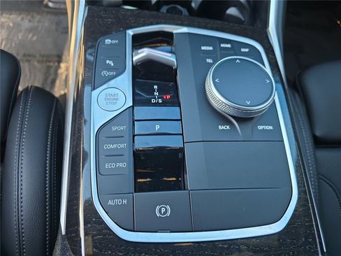 Used 2024 BMW 330i Sedan w/ Premium Package image 18