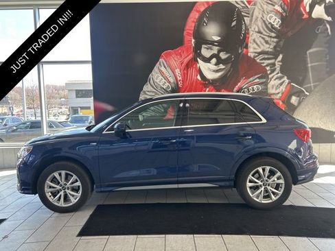 Used 2023 Audi Q3 2.0T Premium w/ Convenience Package image 4