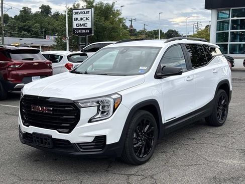 Used 2023 GMC Terrain SLE w/ Elevation Edition FWD image 5