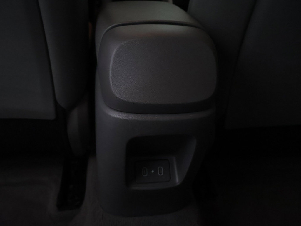 Used 2025 Hyundai Elantra Sport FWD image 43