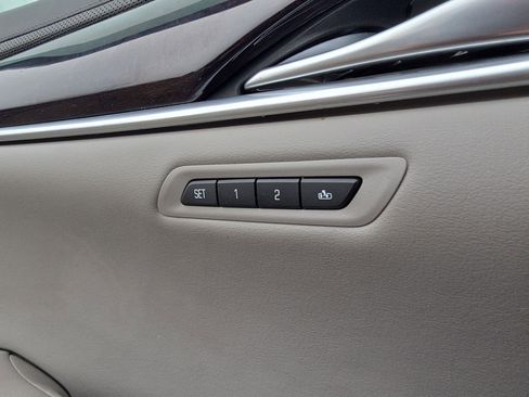 Used 2017 Cadillac XTS Luxury w/ Driver Awareness Package image 15