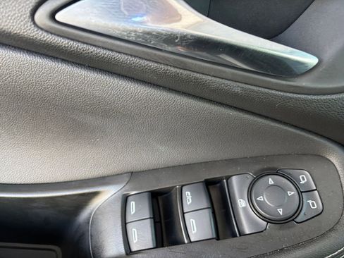 Used 2025 Buick Encore GX Preferred FWD image 18