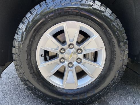 Used 2020 Chevrolet Silverado 1500 LT w/ Trailering Package AWD/4WD image 39