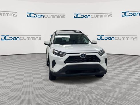 Used 2022 Toyota RAV4 XLE w/ Convenience Package AWD/4WD image 9