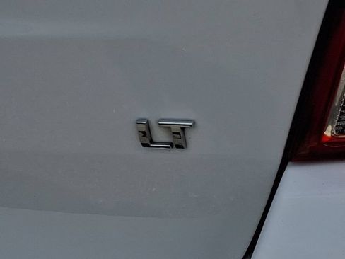 Used 2020 Chevrolet Trax LT w/ LT Convenience Package FWD image 35