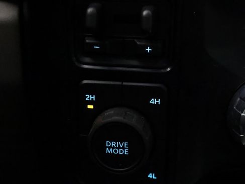 Used 2025 Ford F350 Platinum w/ Platinum Plus Package image 22