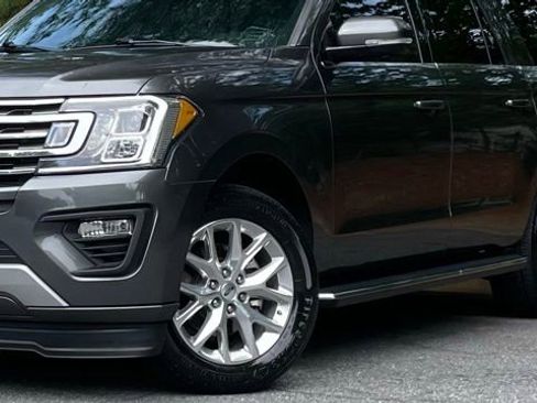 Used 2021 Ford Expedition Max XLT RWD image 2