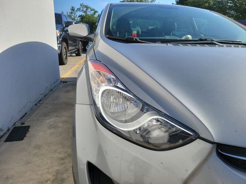 Used 2012 Hyundai Elantra GLS w/ Preferred Pkg 3 FWD image 7