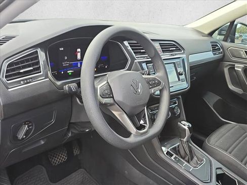 Used 2022 Volkswagen Tiguan S FWD image 8