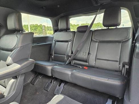 Certified 2025 Ford Expedition Tremor AWD/4WD image 17