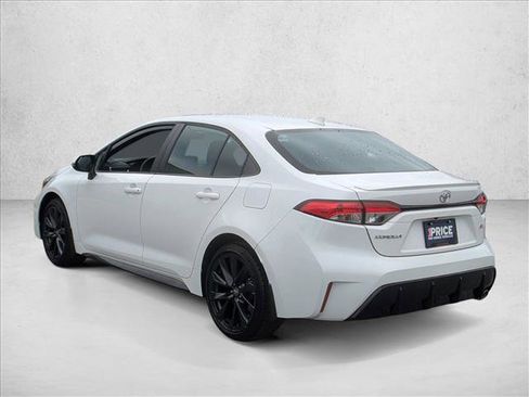 Used 2023 Toyota Corolla SE FWD image 8
