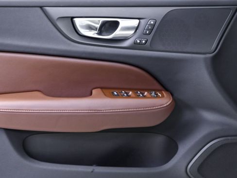 Certified 2025 Volvo V60 B5 Cross Country Plus image 8