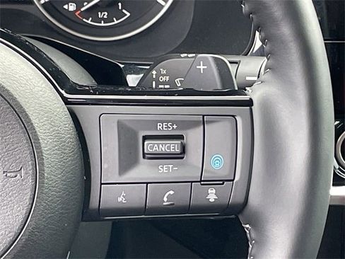 Used 2023 Nissan Pathfinder SL w/ Lighting Package (N92) image 14