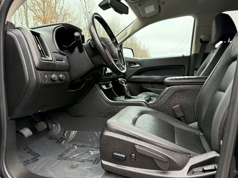 Used 2022 GMC Canyon AT4 image 18