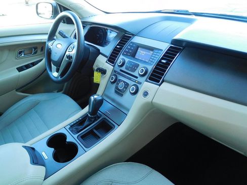 Used 2017 Ford Taurus SE image 20