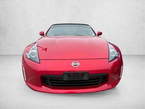 Used 2018 Nissan 370Z Touring Sport RWD image 2