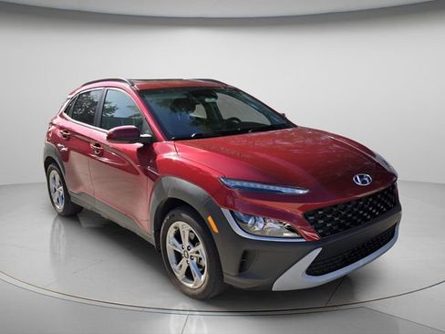 Used 2023 Hyundai Kona SEL w/ Convenience Package FWD image 4