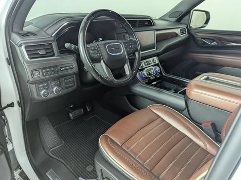Used 2023 GMC Yukon Denali Ultimate AWD/4WD image 16
