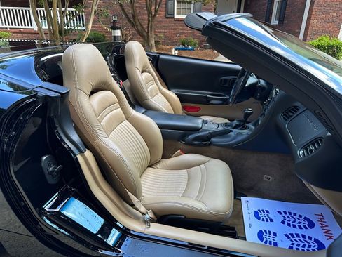 Used 2004 Chevrolet Corvette Convertible w/ Preferred Equipment Group image 51