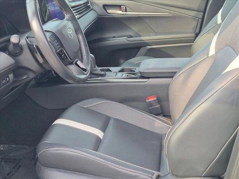 Used 2025 Toyota Camry SE FWD image 16