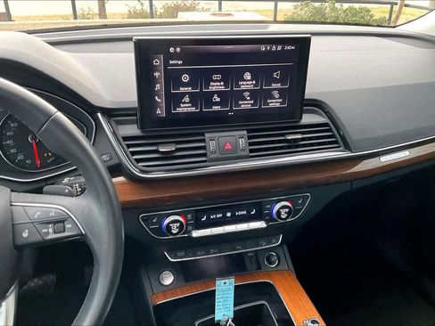 Used 2022 Audi Q5 2.0T Premium w/ Convenience Package image 6