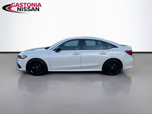 Used 2023 Honda Civic Sport image 5