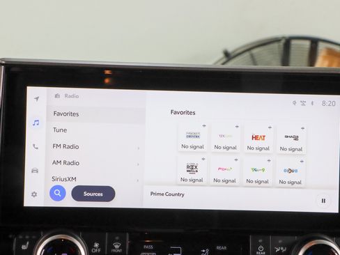 Used 2024 Toyota Highlander XLE FWD image 20
