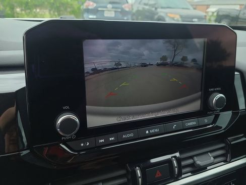 Certified 2025 Nissan Pathfinder SV image 23